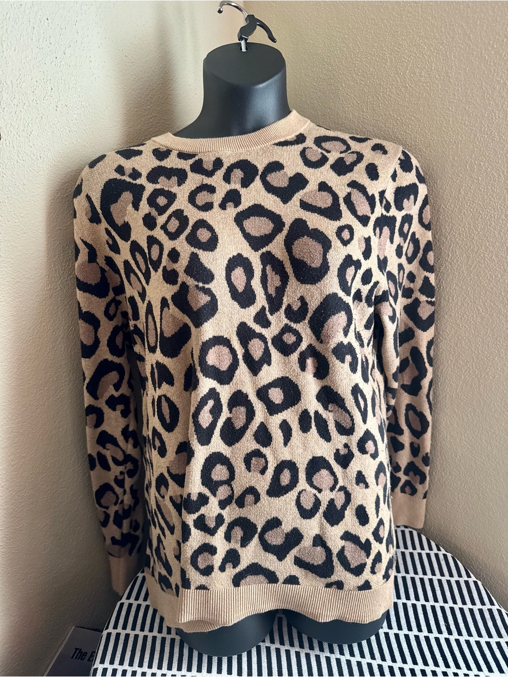 Ava & Viv Leopard Print Crewneck Sweater - Tan & Black